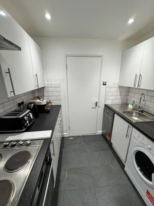 Cosy 1 Bedroom Flat - London Bagian luar foto